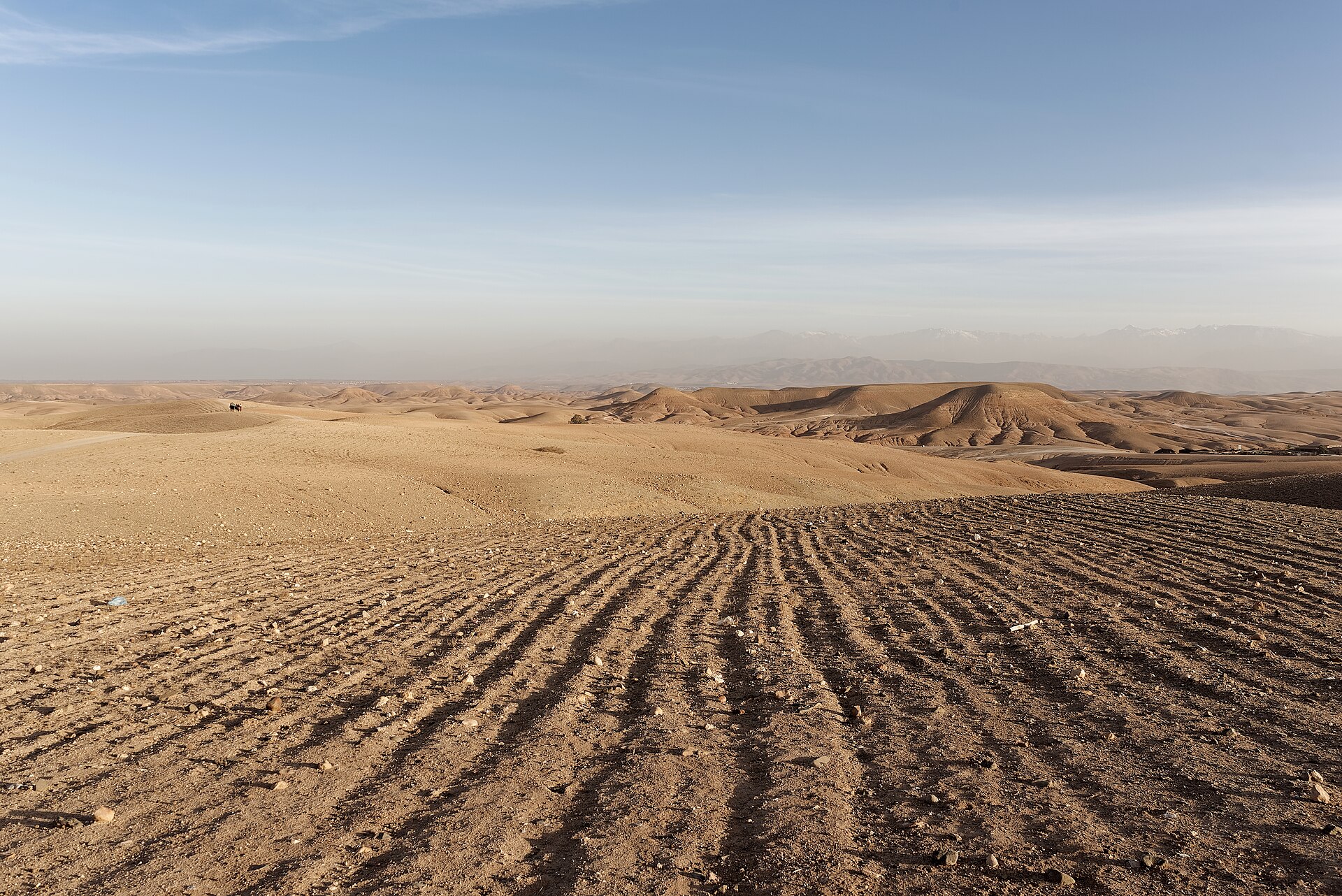 Désert d'Agafay au coucher du soleil près de Marrakech